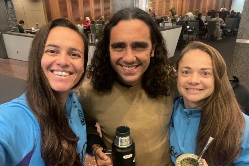 Sorin acompañó a las chicas de la Selección argentina en su participación en el Mundial. Imagen: Instagram