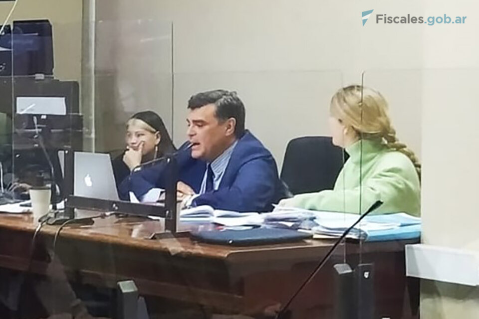 El fiscal Toranzos expone en el juicio. 