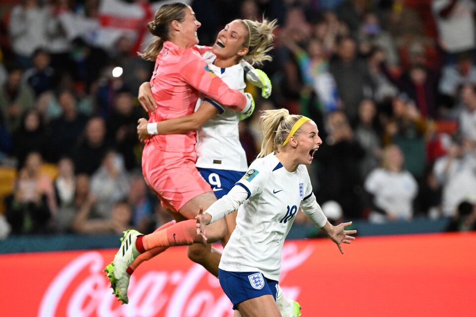 Mundial femenino: la buena suerte salvó a Inglaterra (Fuente: EFE)