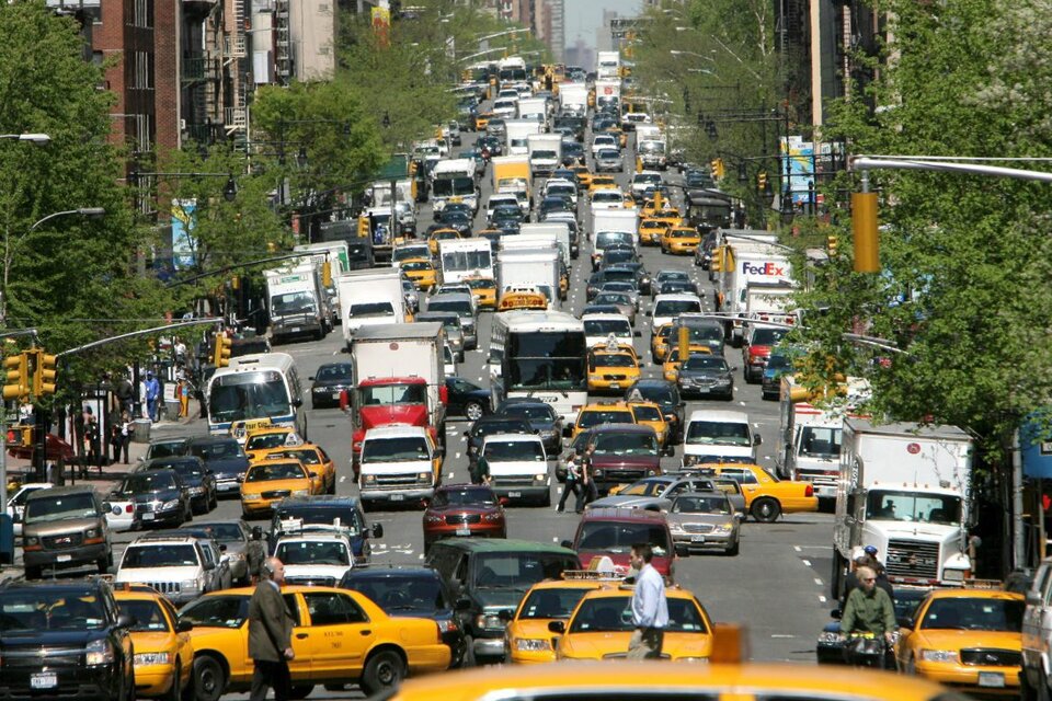 El plan pretende cobrar a los conductores por circular más abajo de la calle 60 en la isla de Manhattan, una zona que abarca los distritos de negocios de Midtown y Wall Street (Fuente: EFE)