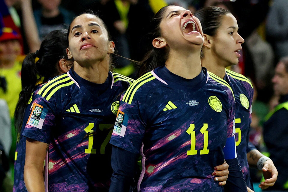 Usme grita con alma y vida el gol de Colombia para avanzar a cuartos de final (Fuente: NA)