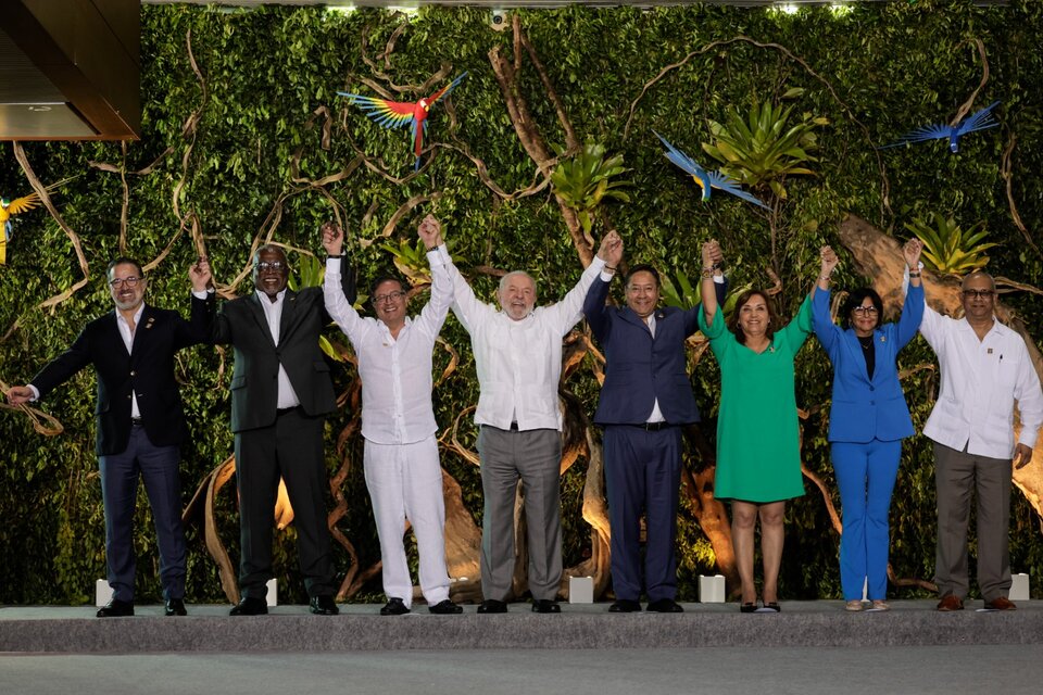 Presidentes y ministros amazónicos en la cumbre de Belem. (Fuente: EFE)