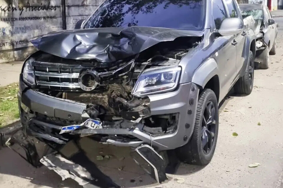 La camioneta que conducía Alexis L. muestra el impacto con la moto de Rocío.
