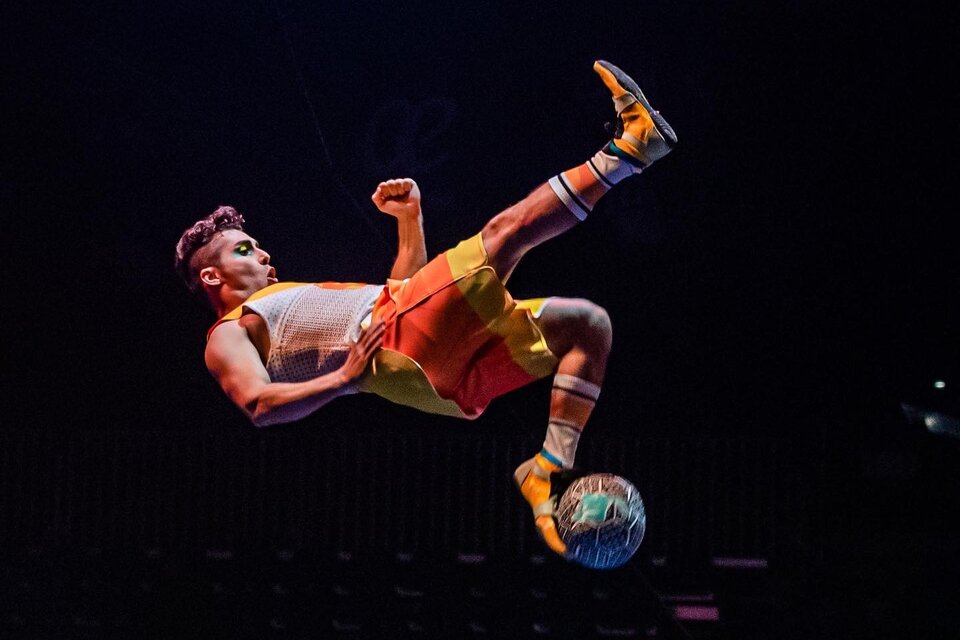 Messi10 Cirque du Soleil en Buenos Aires (Fuente: @MessiCirque)