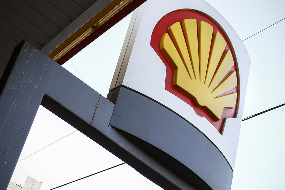 El litro de nafta premium ya cuesta 345 pesos en las estaciones de Shell de CABA. (Fuente: Leandro Teysseire)