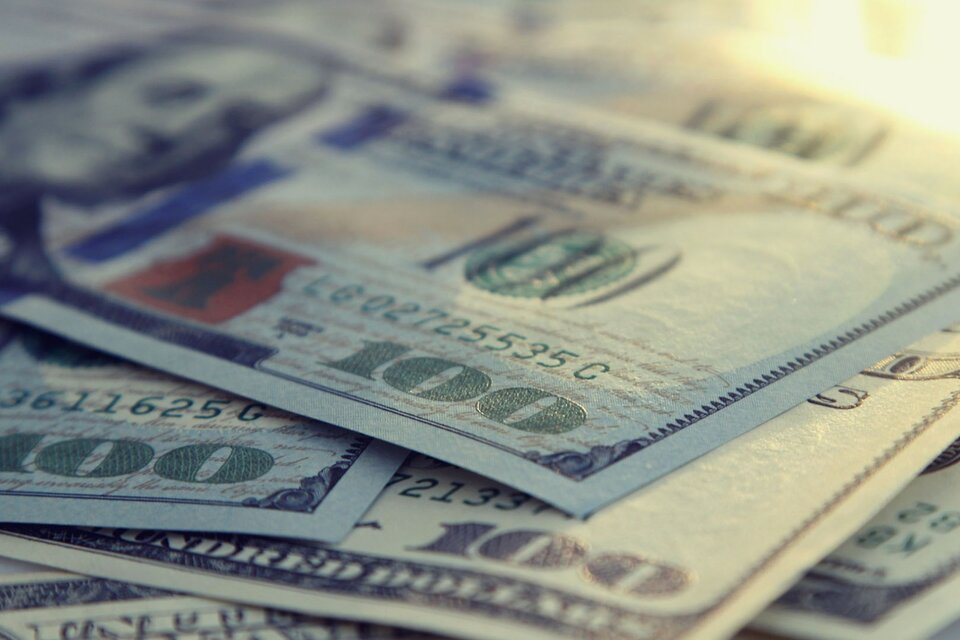  "Sería necesario aplicar una mega-devaluación para dolarizar", dice Vanoli. (Fuente: AFP)