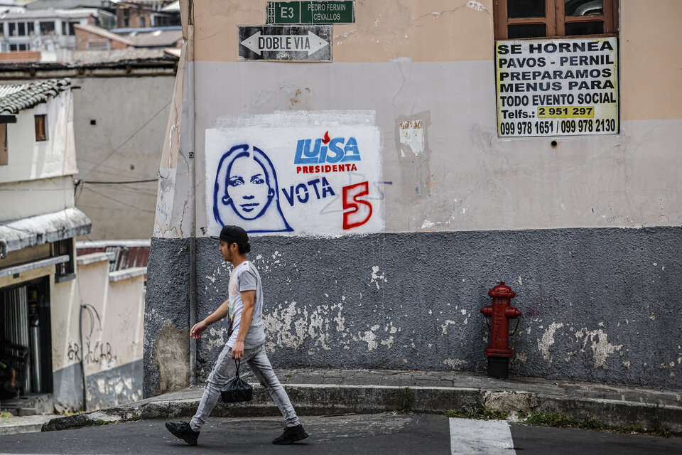 El candidato Christian Zurita cierra su campaña como en estado de guerra. (Fuente: AFP)