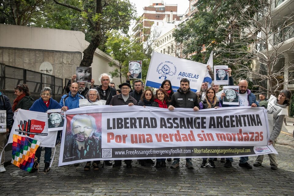 Adolfo Pérez Esquivel lideró una movilización por Julián Assange. (Fuente: Solange Avena)