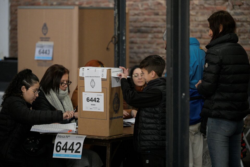 La obligatoriedad de votar corre para las personas que tienen entre 18 y 70 años (Fuente: AFP)