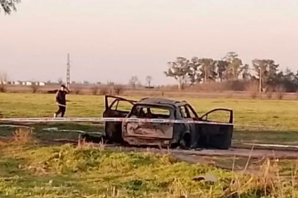 Santa Fe: hallan dos cuerpos calcinados dentro de un auto en un camino rural (Fuente: El Litoral)