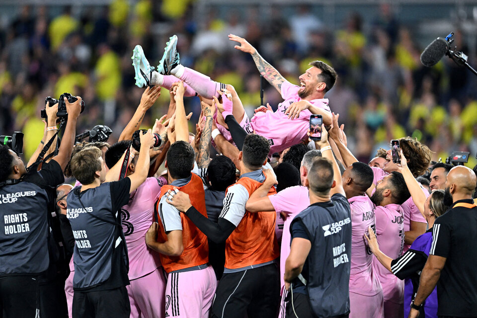 Lionel Messi celebra tras ser campeón de la Leagues Cup.  (Fuente: AFP)