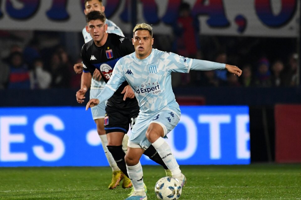 Juanfer Quintero viene de meter un gol y una asistencia en el triunfo de Racing ante Tigre.