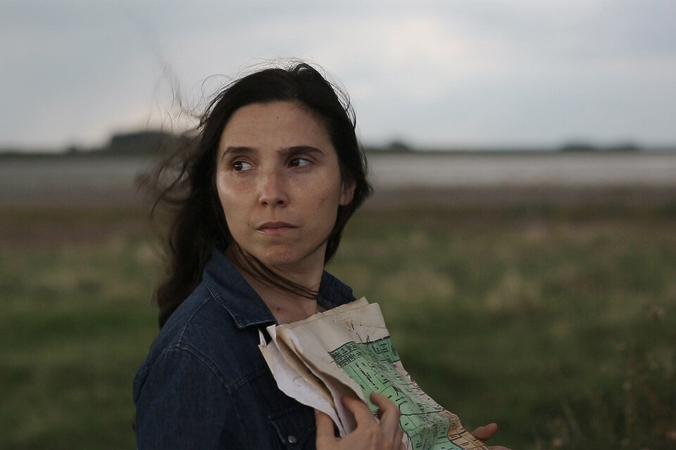 "Trenque Lauquen", de Laura Citarella, aparece en la Competencia Internacional de Largometrajes.