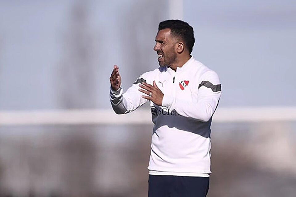 Carlos Tevez durante el entrenamiento (Fuente: Prensa Independiente)