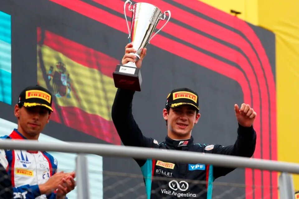 Colapinto celebra su triunfo en el podio de Monza (Fuente: FIA F3)