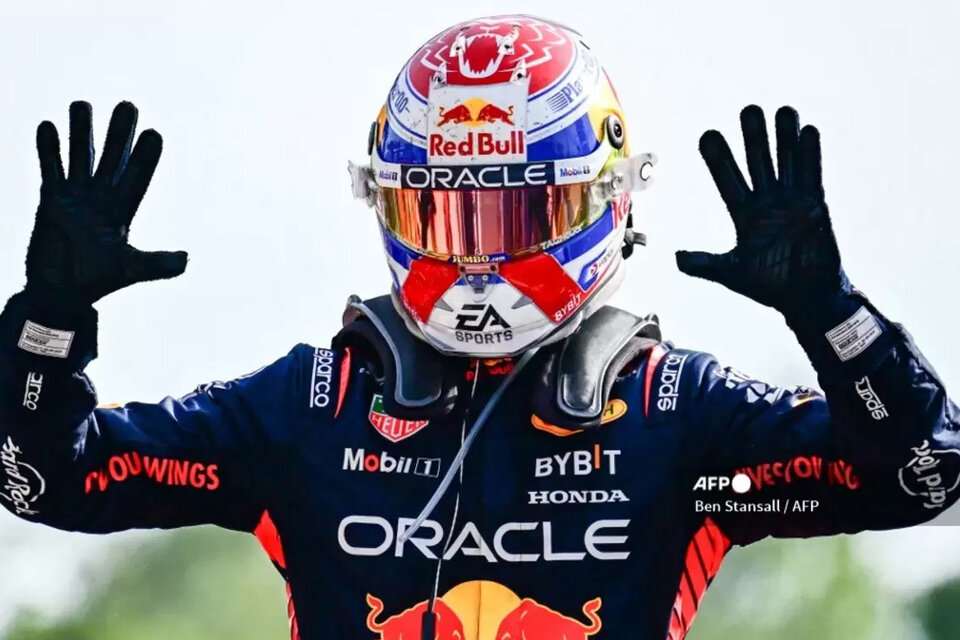 Max Verstappen celebra su récord de 10 victorias al hilo. (Fuente: AFP)