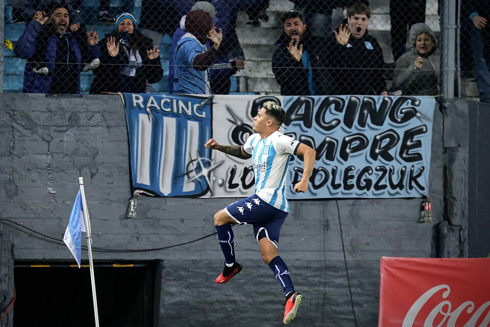 Quintero festeja su gol luego de una gran definición (Fuente: Fotobaires)