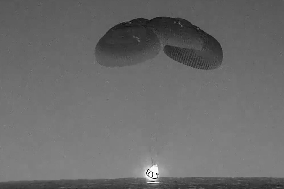 La cápsula Dragon de SpaceX amerizó con éxito en el marco de la misión Crew-6 de la NASA,  (Fuente: NASA)