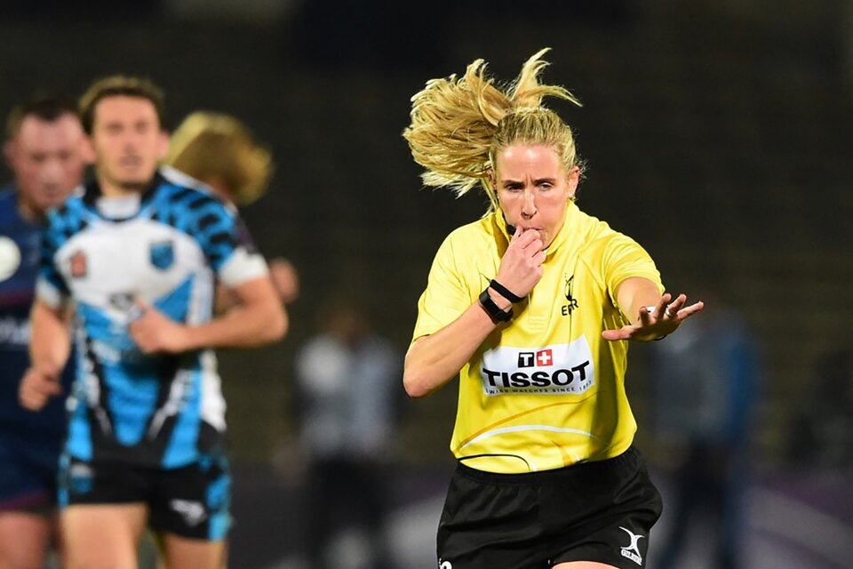 Mundial de rugby Francia 2023: la árbitra que derribó la barrera de género (Fuente: AFP)