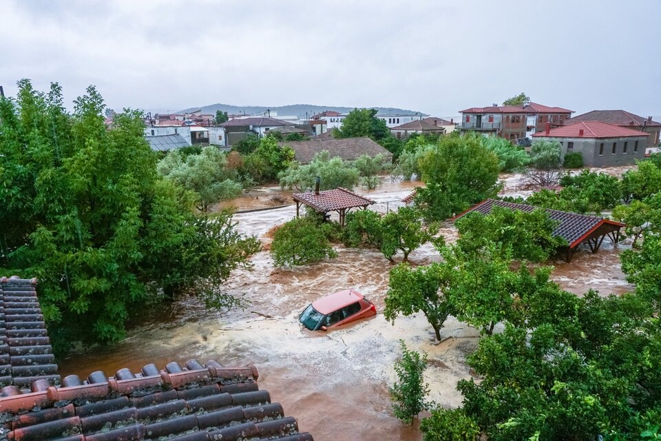 Grecia no tiene paz: tras los devastadores incendios, ahora sufre fuertes inundaciones. (Fuente: AFP)