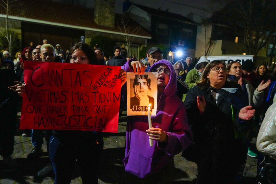 La expresión de tristeza recorrió los semblantes de los presentes. (Fuente: Guido Piotrkowski)