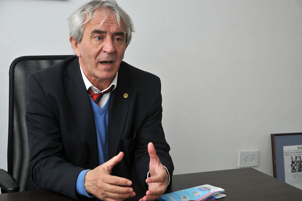 El mentor y docente de la Cátedra del Agua Aníbal Faccendini 
