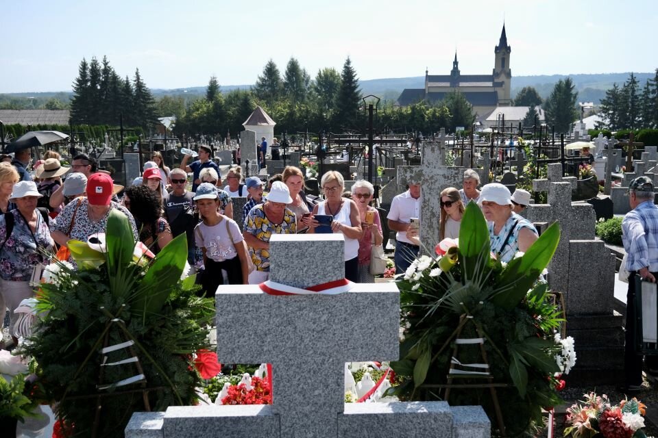 La asistencia a la beatificación en el cementerio de Markowa fue masiva, incluyendo al presidente y al primer ministro de Polonia.