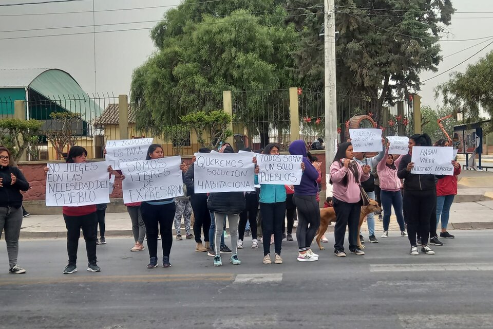 Manifestación en el municipio de La Merced en reclamo de terrenos