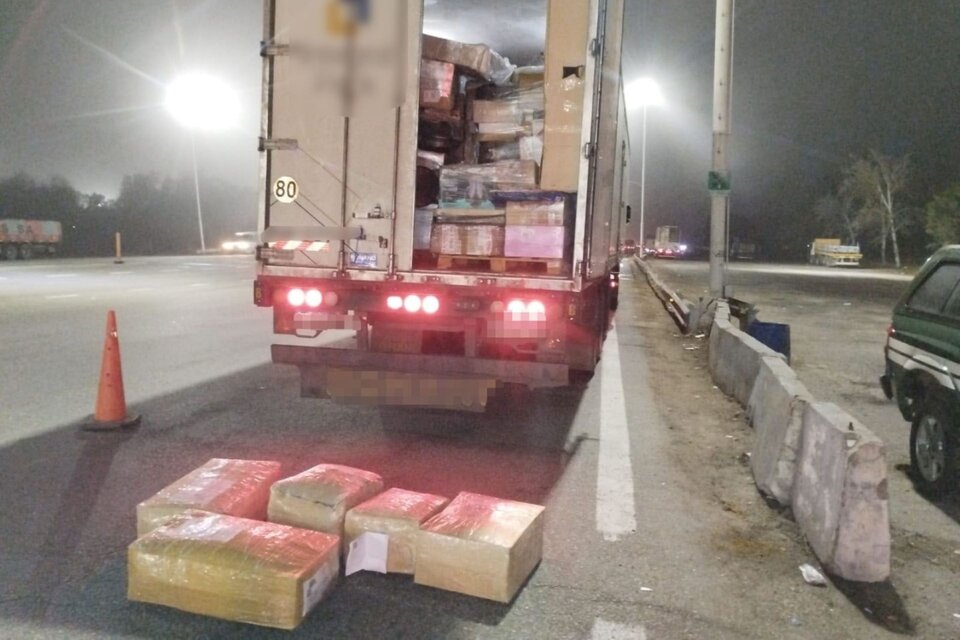 La incautación de la droga se realizó mediante una "entrega controlada" en la ruta 9, a la altura de Lima, en la provincia de Buenos aires. Imagen: Gendarmería Nacional