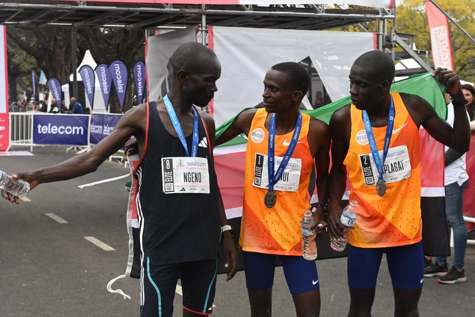 Ngeno, Tanui y Kiplagat, los kenianos de del podio. (Fuente: Télam)