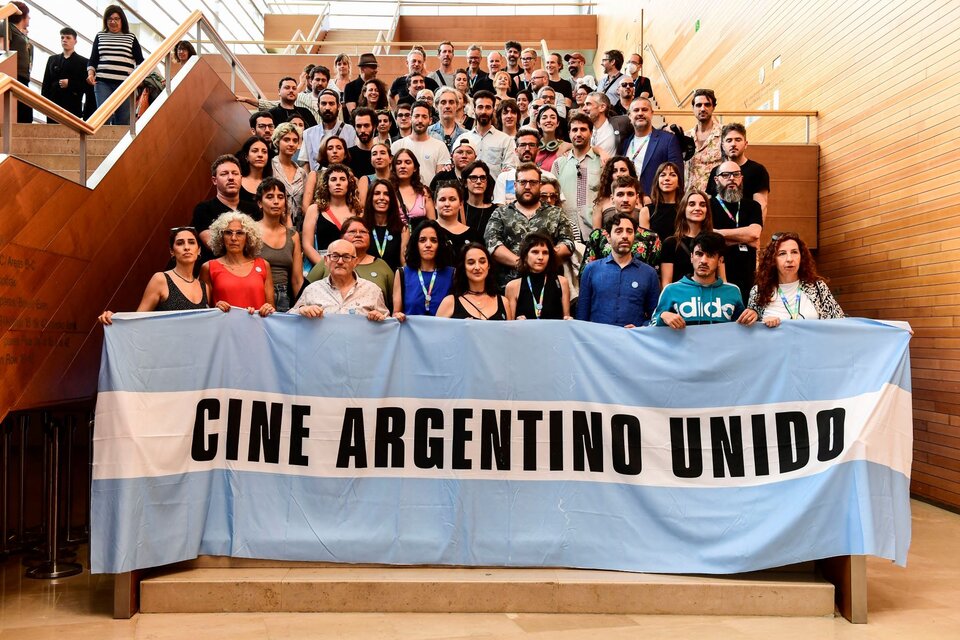 "La Argentina tiene el derecho y el deber de tener un imaginario colectivo propio, donde plasmar su memoria", aseguraron en un comunicado