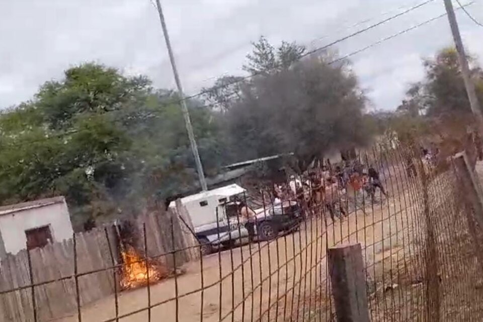 Coronel Cornejo: vecinos incendiaron casas de vendedores de drogas