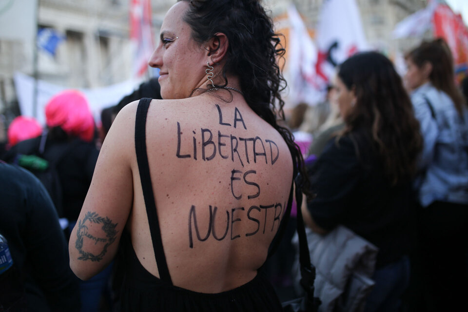La marcha feminista convocó a miles disputando la idea de libertad que propone la ultraderecha. (Fuente: Jose Nico)