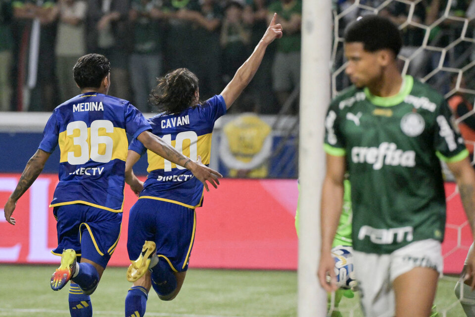 Cavani festeja su gol en el primer tiempo (Fuente: AFP)