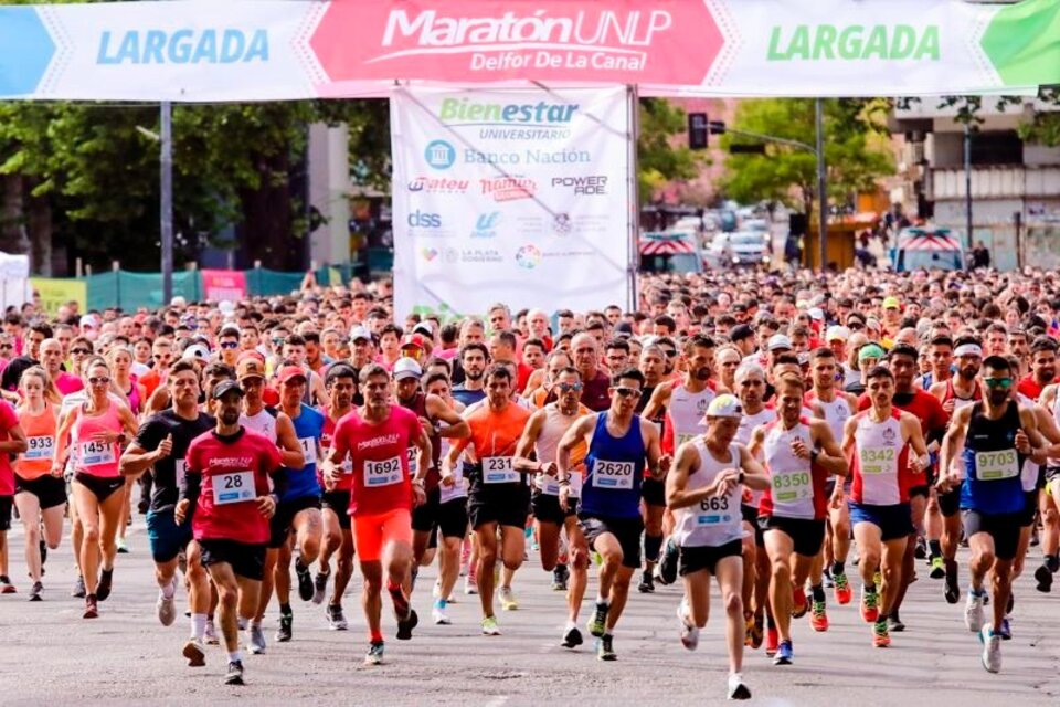 El año pasado participaron de la maratón más de 12 mil corredores.