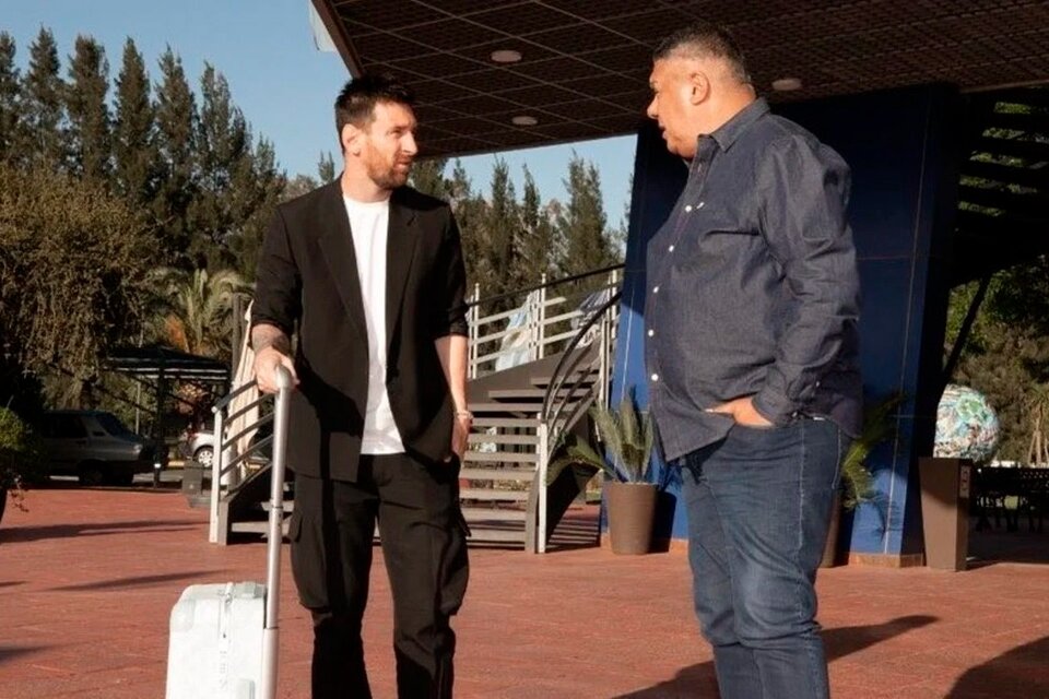 El presidente de la AFA le dio la bienvenida a Lionel Messi (Fuente: Twitter Chiqui Tapia)
