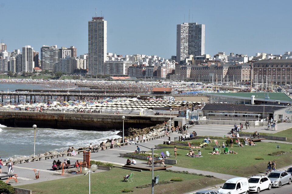 Mar del Plata, uno de los destinos más elegidos para vacacionar o para un fin de semana largo (Fuente: NA)