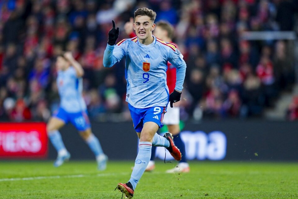El español Gavi celebra el gol de la victoria ante Noruega, que selló la clasificación tanto de los ibéricos como de Escocia (Fuente: AFP)