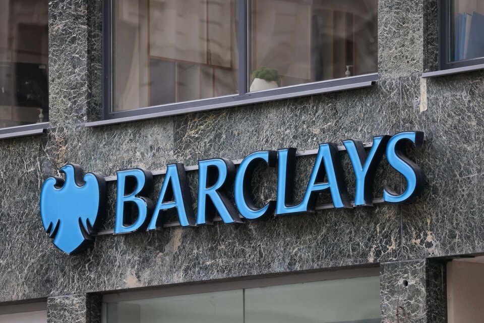 Barclays ve dificil dolarizar.
