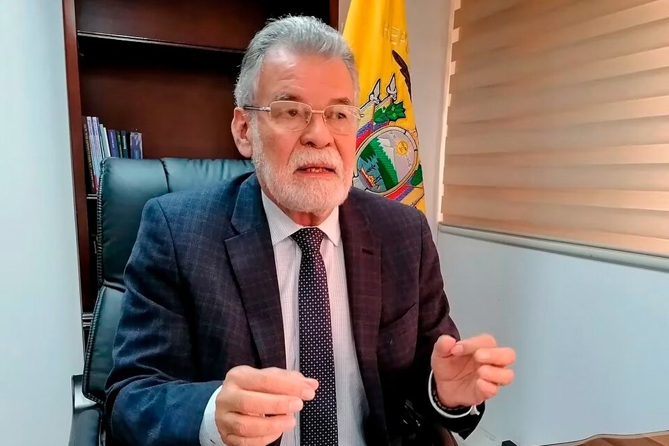 Enrique Pita, vice del CNE de Ecuador: "La gente salió a votar pese a la inseguridad"