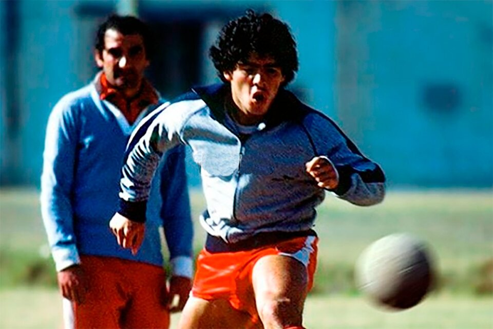 Diego Maradona, siempre presente en Argentinos Juniors. (Fuente: Télam)