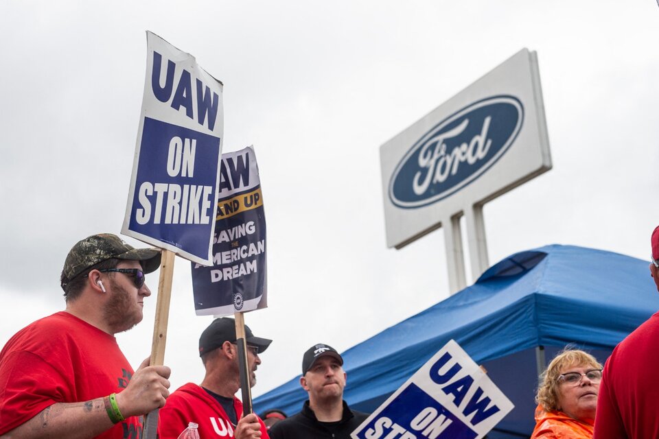 EE.UU.: el sindicato automotriz llegó a un acuerdo con Ford para levantar la huelga