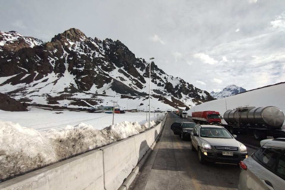 Un temporal en Alta Montaña provocará la intransitabilidad por la ruta. Imagen: @PasoCRMza.