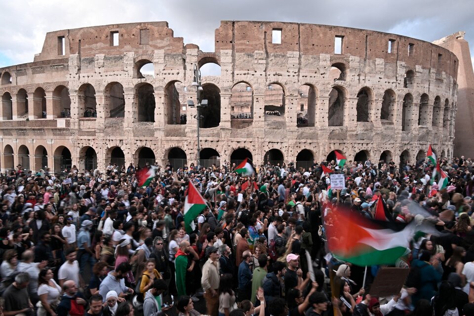 Demostraciones propalestinas en el Coliseo Romano. (Fuente: AFP)