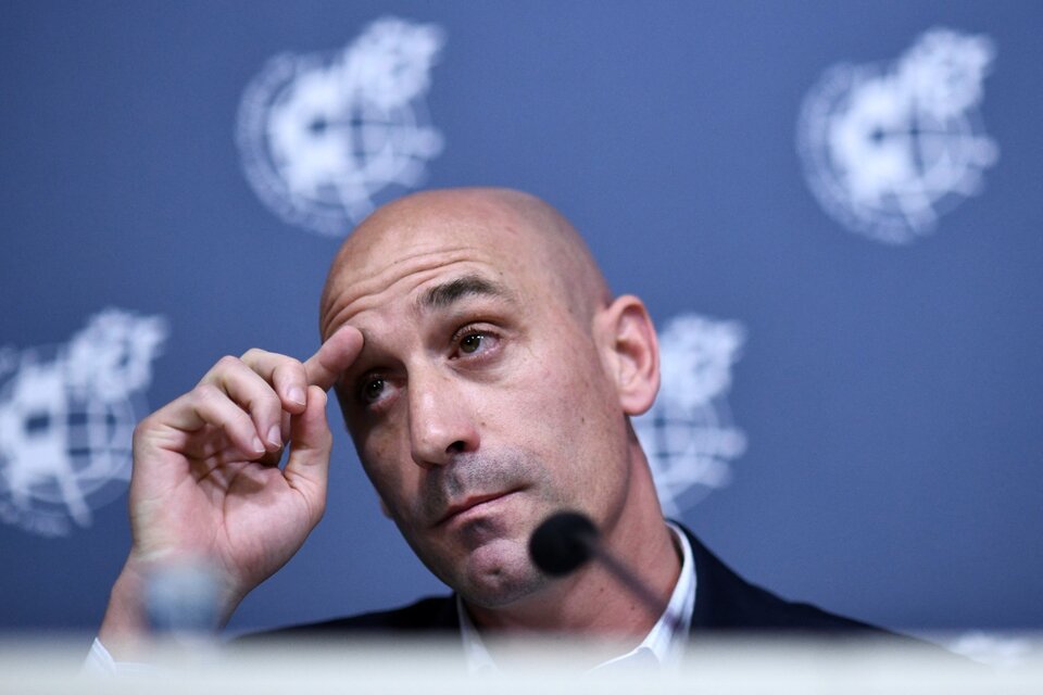 Luis Rubiales fue suspendido por la FIFA por tres años. (Fuente: AFP)