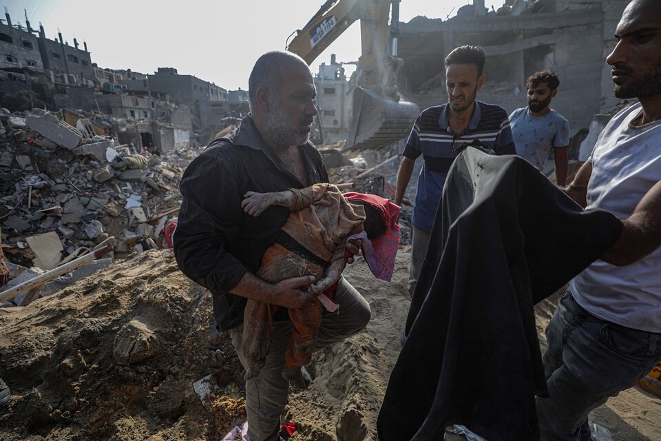 Muchas víctimas de los bombardeos son niños.  (Fuente: EFE)