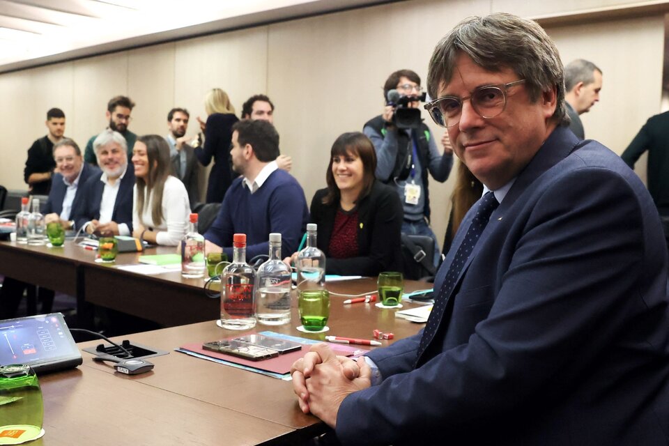 Puigdemont, en primer plano, el jueves en Bruselas- (Fuente: AFP)