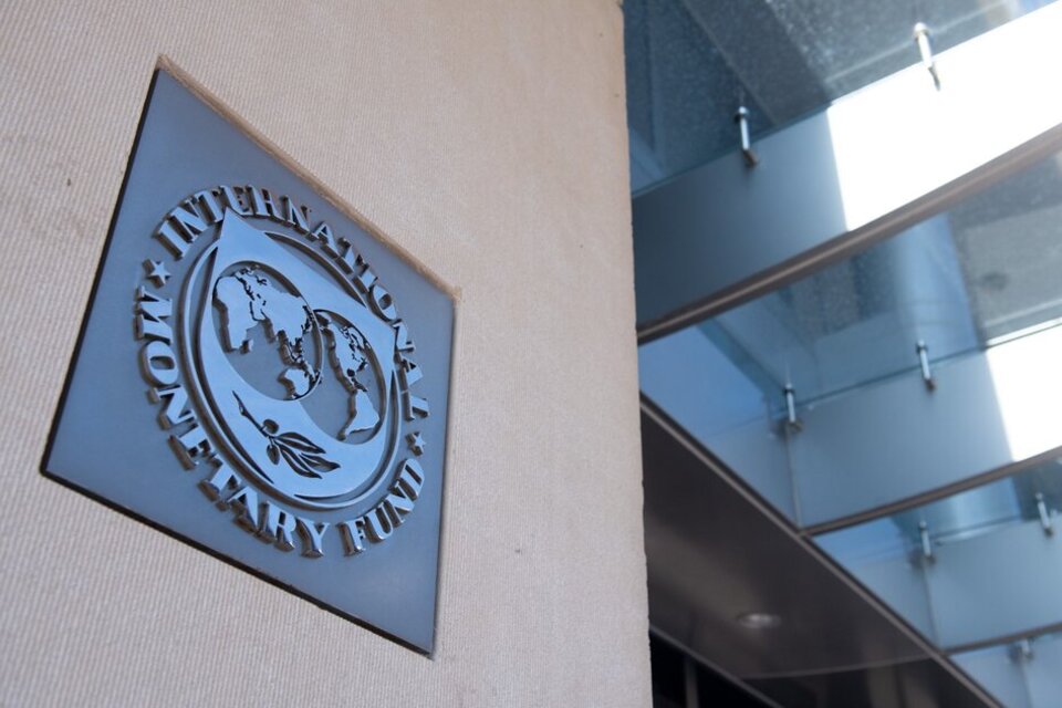 Nueva misión del FMI a fin de mes, pero esta vez para revisar su propio acuerdo stand by (Fuente: AFP)