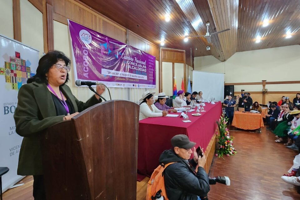 Obligadas a renunciar: cómo es la violencia política que sufren las representantes electas en Bolivia
