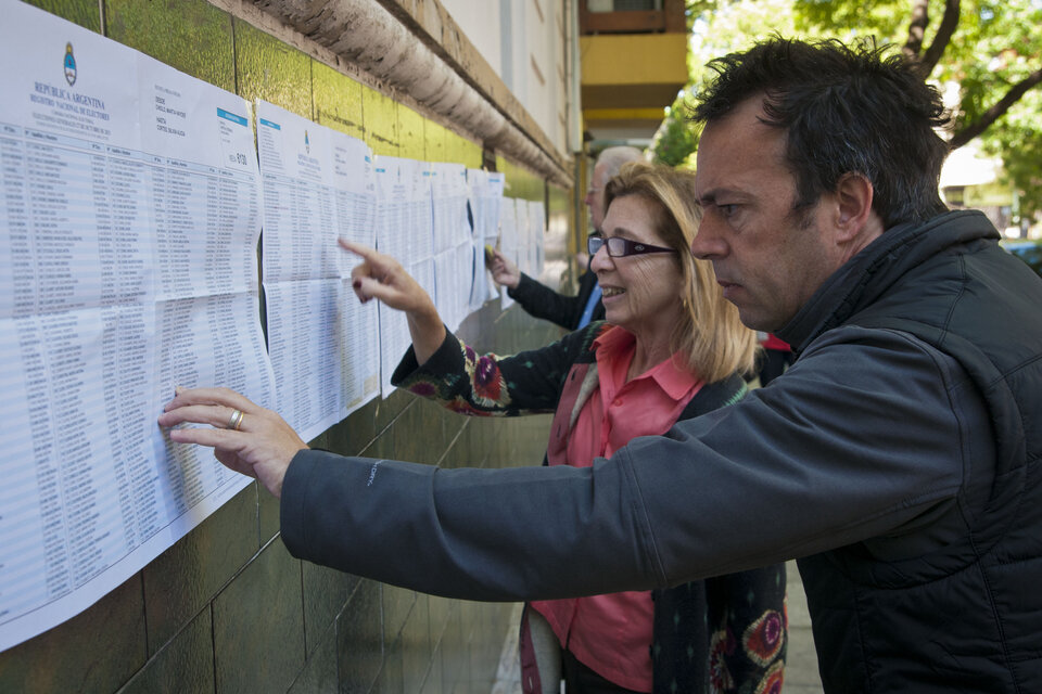 La provincia de Buenos Aires es el distrito más grande a nivel nacional, representa el 37,04% con 13.110.768 electores (Fuente: NA)